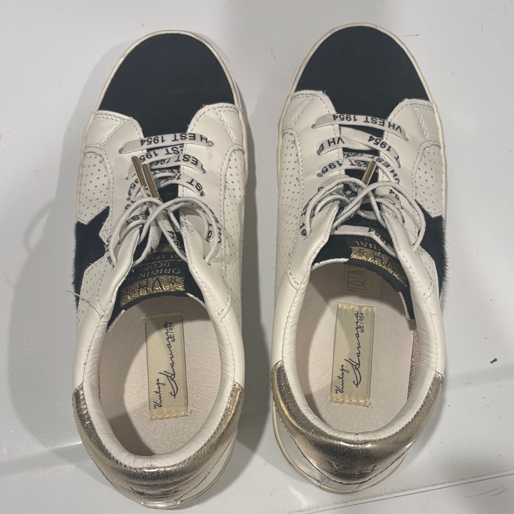 Vintage America White Black Gold Low-Top Sneakers